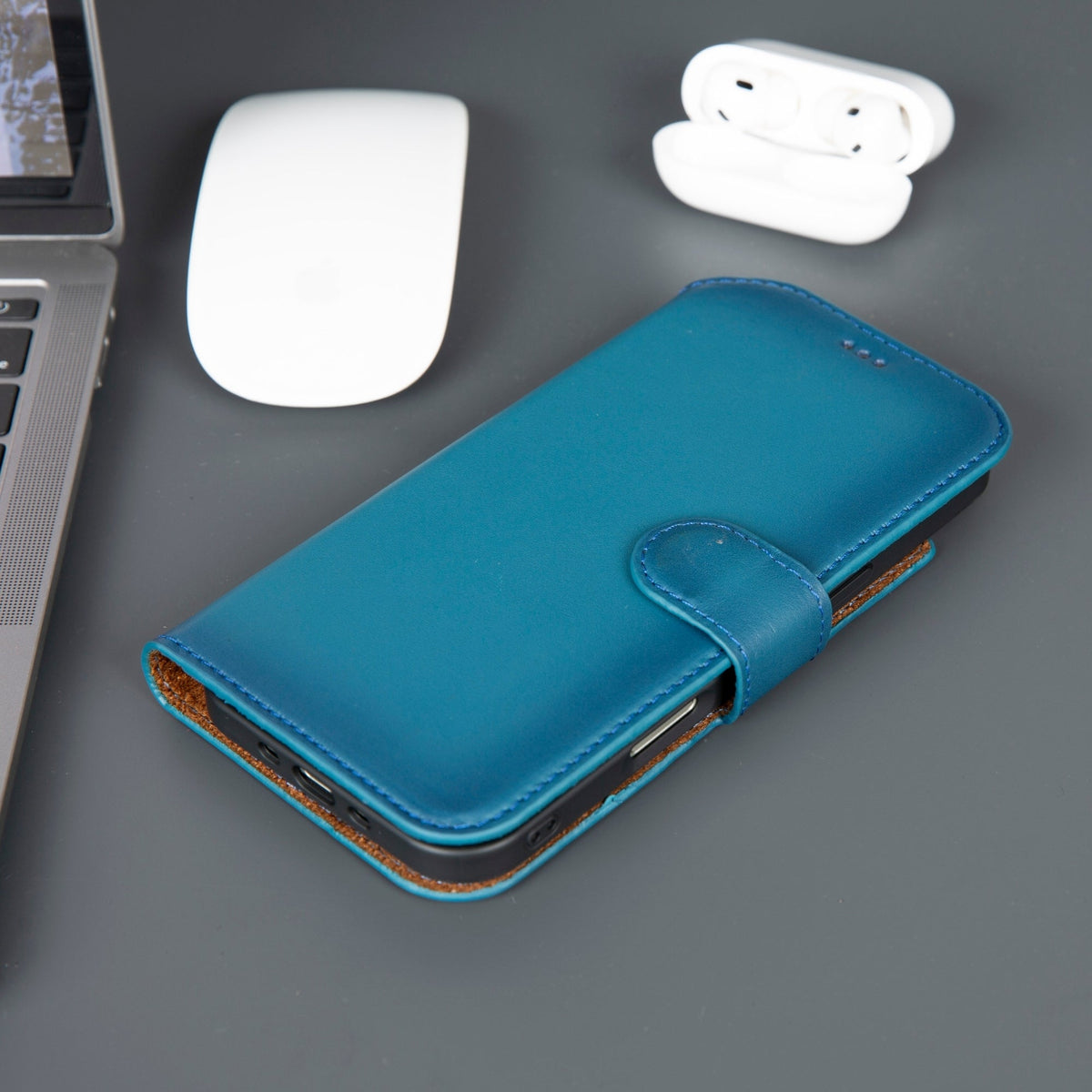 Casper iPhone 17 Pro Max Leather Wallet Case – MagSafe Compatible